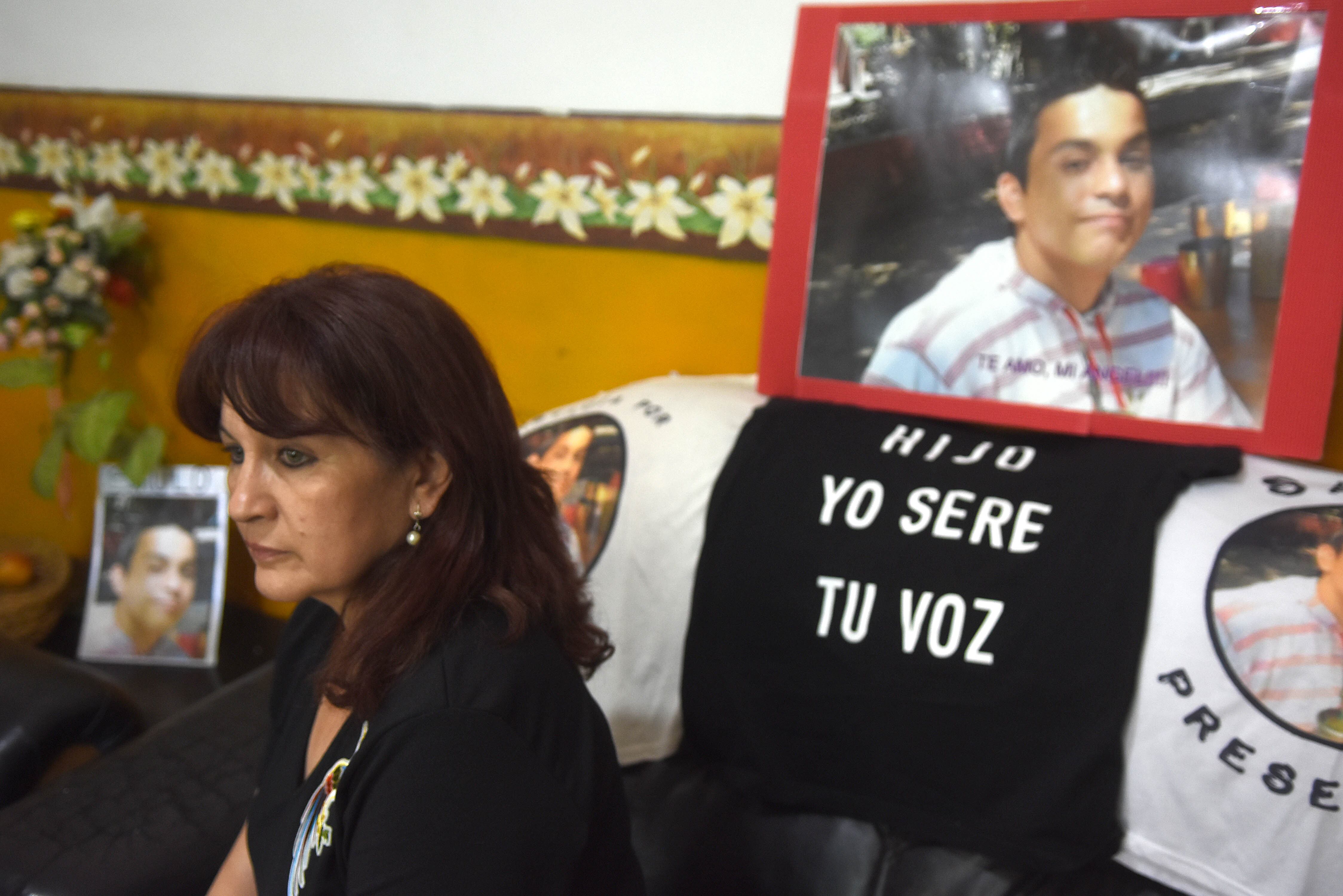 La madre de Saulo Rojas creó un espacio comunitario en e Barrio la Gloria, donde asisten a más 300 personas.