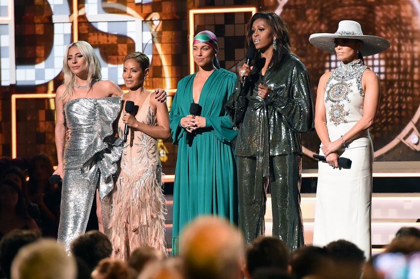 
    Lady Gaga, Jada Pinkett Smith, Alicia Keys, la ex primera dama estadounidense Michelle Obama y Jennifer López hablaron en el escenario durante la 61ª edición de los Grammy Awards , en Los Ángeles.
   