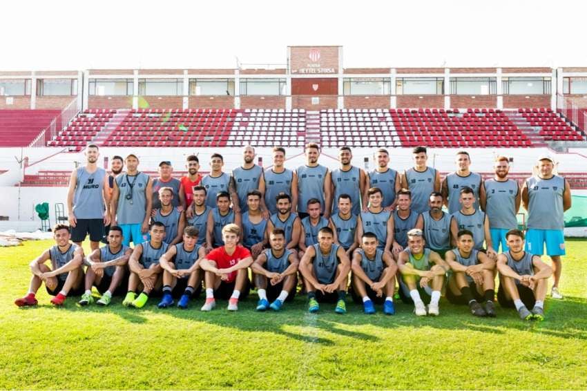 
    El Atlético Club San Martín, uno de las instituciones dispuestas a seguir jugando por el ascenso al Federal A.
   