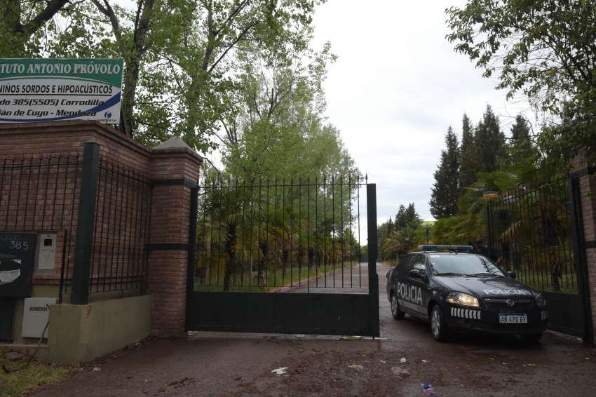 
    El viejo frente del instituto Antonio Próvolo, en Carrodilla. Foto: Los Andes.
   