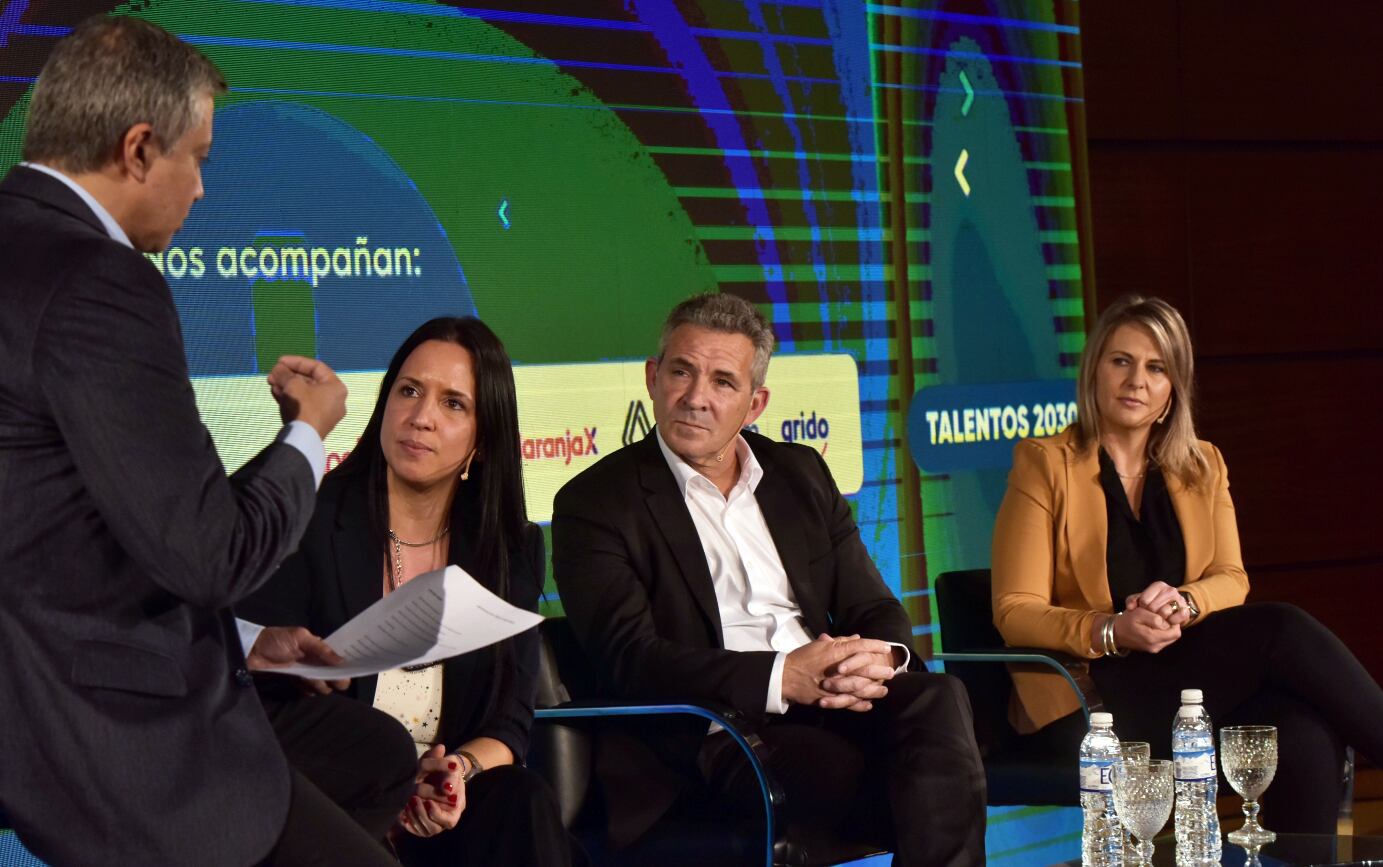 Participaron Sabrina Bertinotti, gerente de Talento y Liderazgo de Telecom Argentina; Ludovico Martin, director de Recursos Humanos de Renault Argentina y Chile; e Ivana Cavigliasso, gerente de Calidad de Prodeman. (Facundo Luque/La Voz)