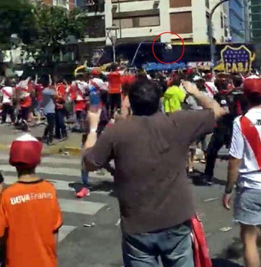 
Agresión. El momento en el que se rompe la ventanilla. | Captura de Video
   