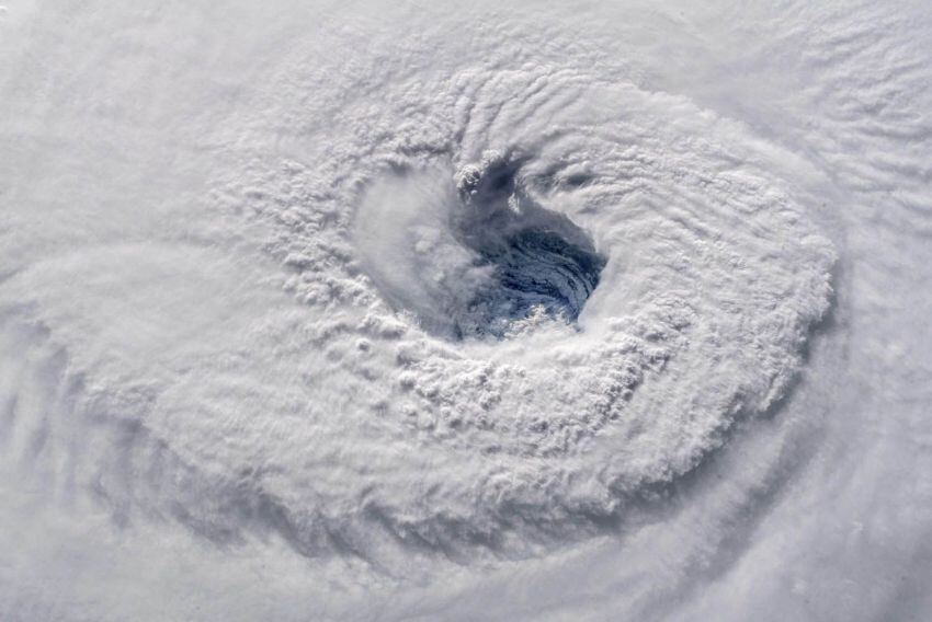 
Foto: AFP / NASA | Una cámara de alta definición fuera de la Estación Espacial Internacional capturó una vista del ojo del huracán Florence el 12 de septiembre de 2018.
   