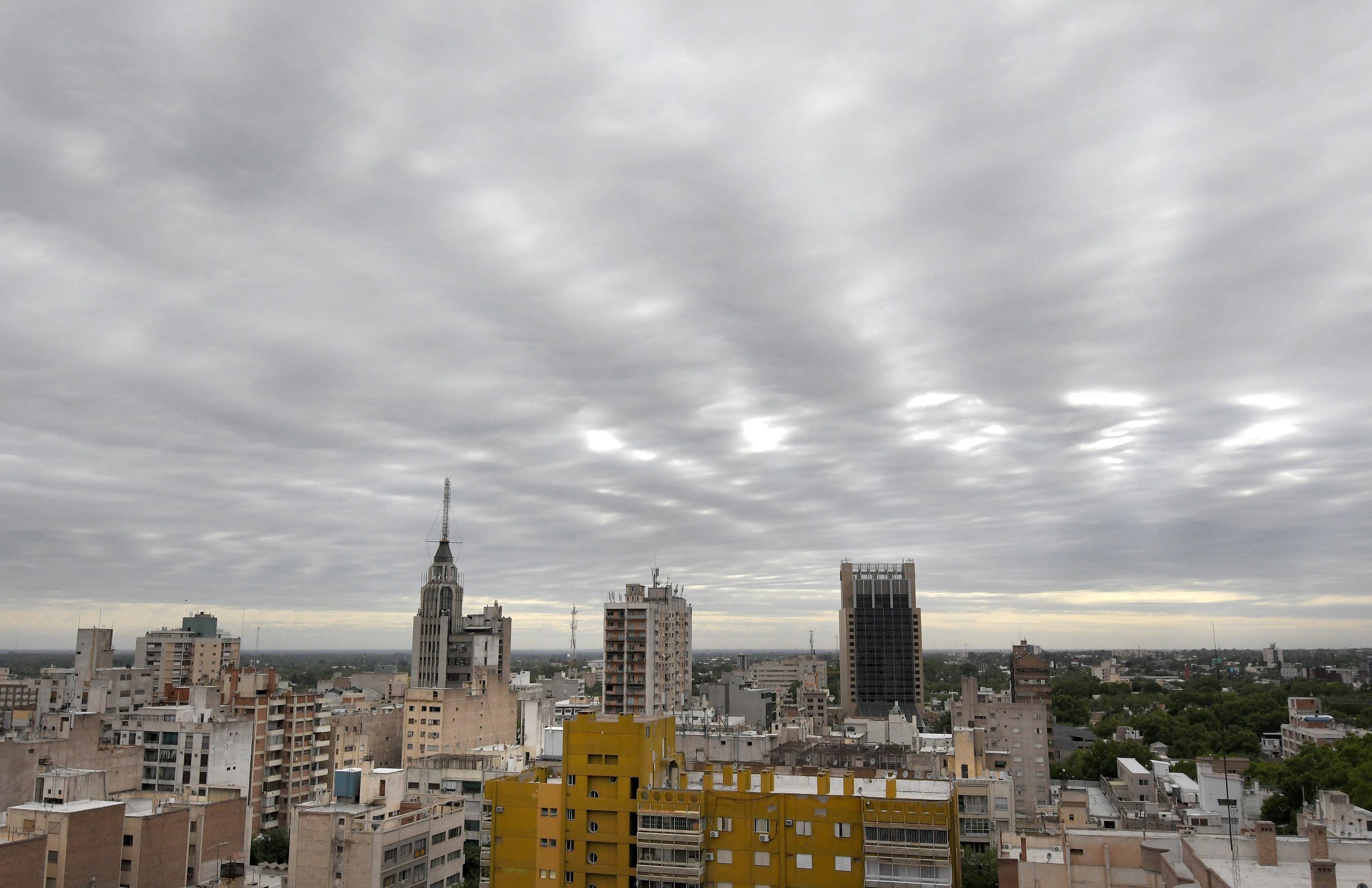 Para este lunes, el pronóstico incluye probabilidades de tormenta por la tarde y noche. (Archivo)