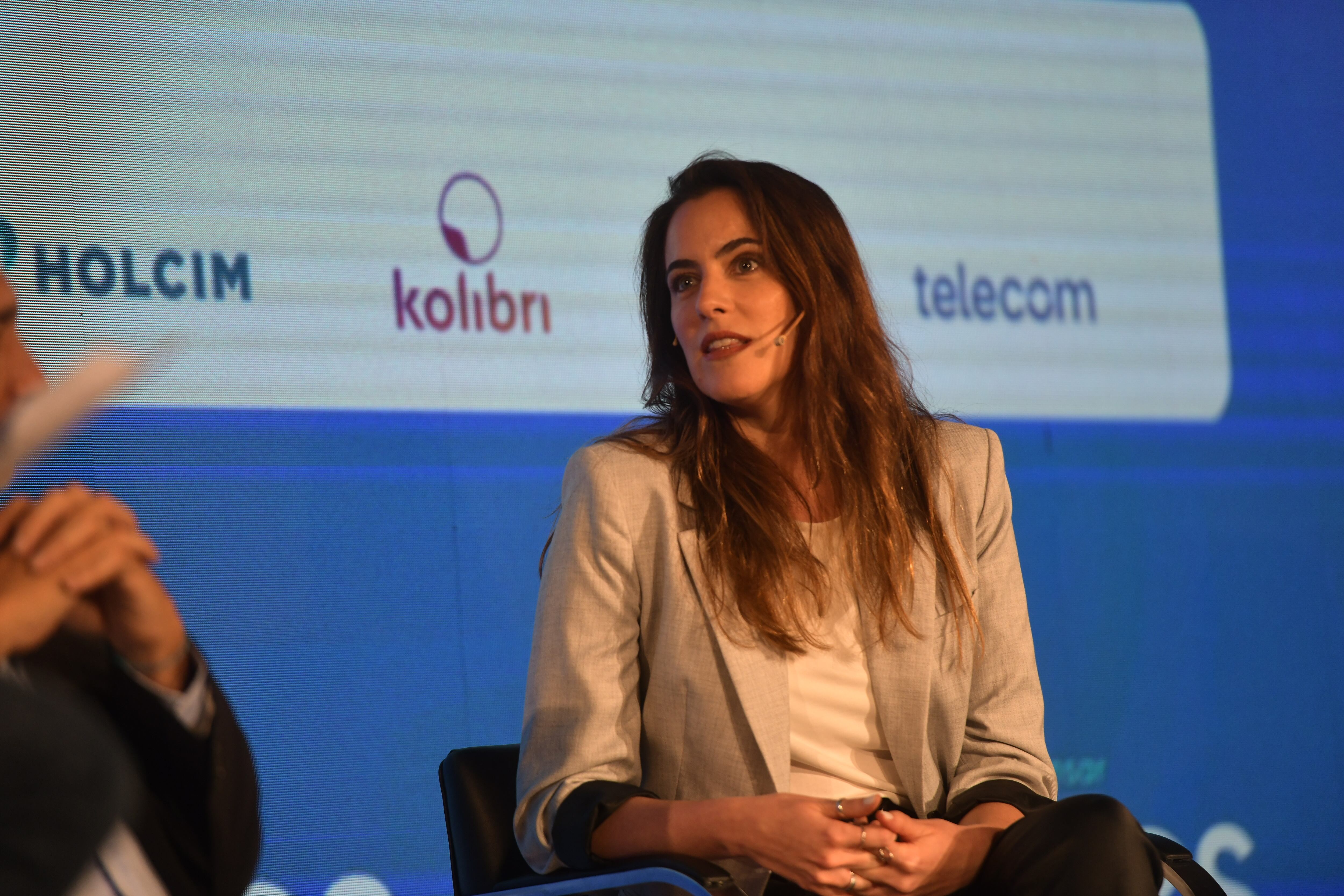 Reputación. María Constanza Ferrer, de Telecom, contó cómo la compañía ha adherido de protocolos globales y a plataformas para publicar susu acciones y el impacto de éstas en sus negocios. (Javier Ferreyra/La Voz)