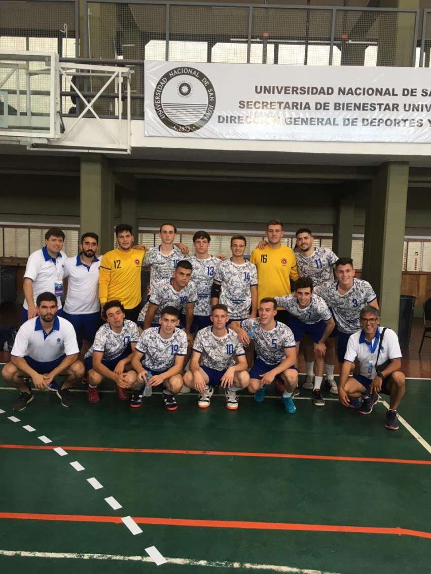 
    El plantel de balonmano masculino. / Gentileza Pablo Anastasi.
   