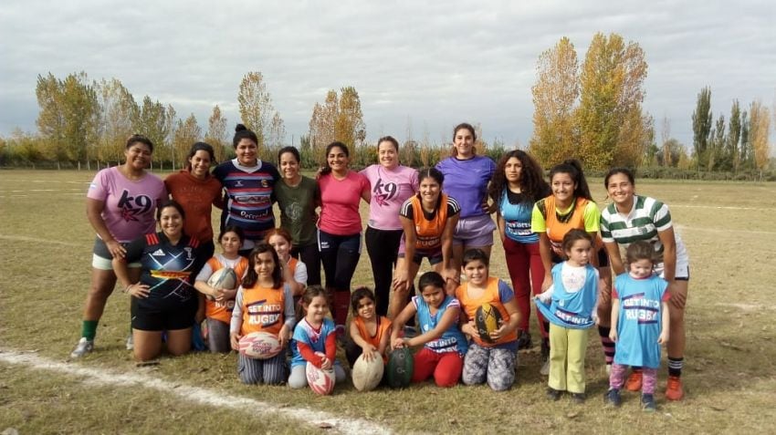 
Universitario. Juvenil y mayores entrenan de martes y jueves a las 21, en calle Milagros de Corralitos | Gentileza
   