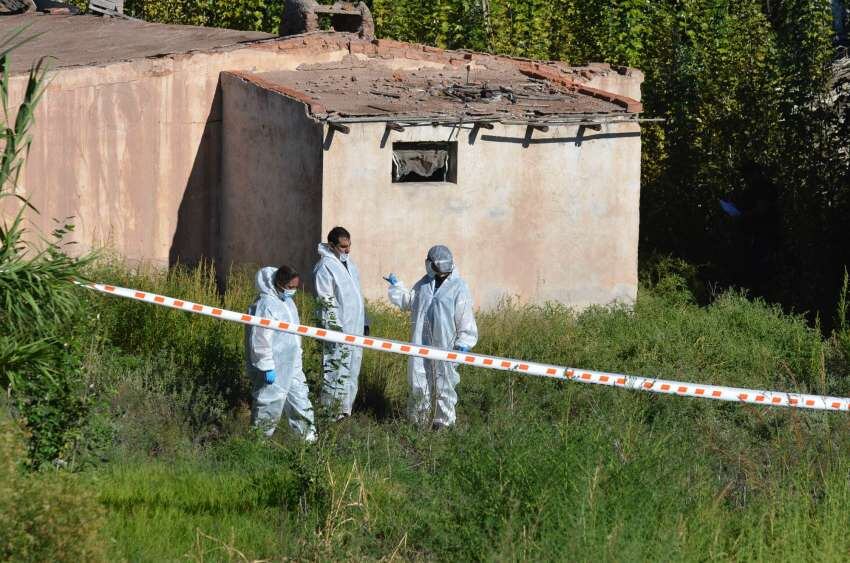 
Escenario. El cuerpo fue hallado enterrado a escasa profundidad cerca de una casa abandonada. | Los Andes
   