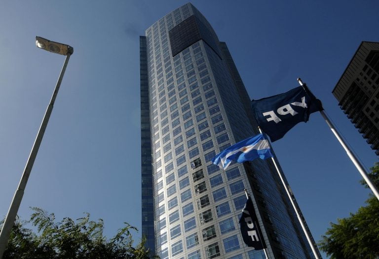 Buenos Aires, edificio sede de YPF 