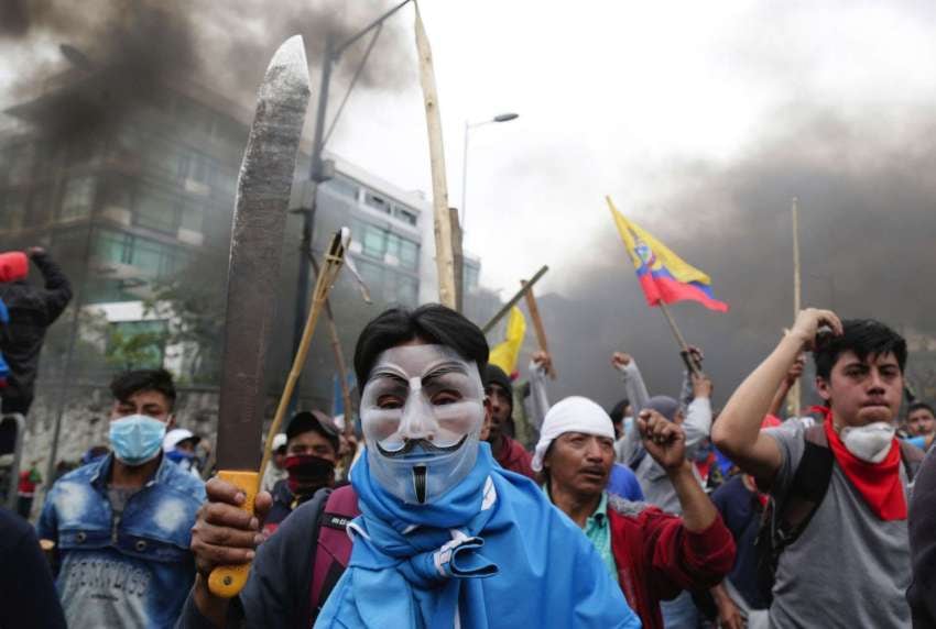 
Foto: AP | Las protestas antigubernamentales comenzaron cuando la decisión del presidente Lenín Moreno de recortar los subsidios llevó a un fuerte aumento en los precios del combustible.
   