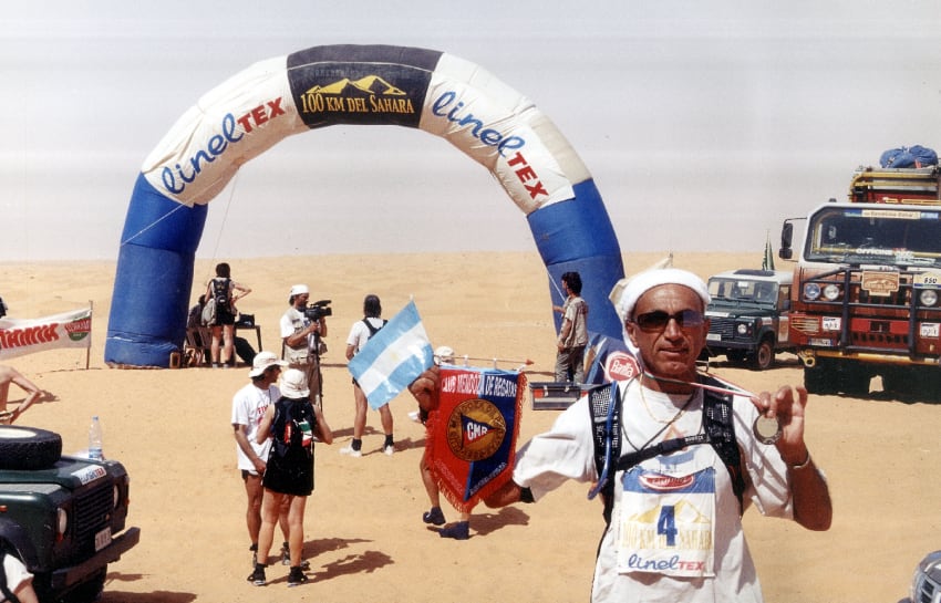 
En Sahara corrió 120km, en el año 2005  | Gentileza / Ramon Abdala
   