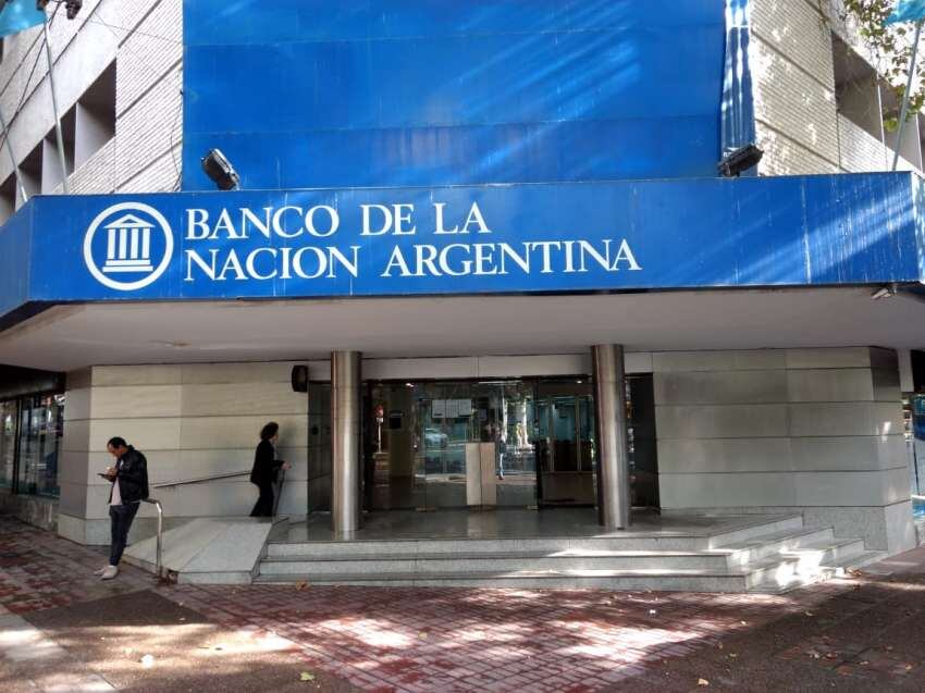 Los empleados bancarios recibirán "aumentos a cuenta" antes de que inicien las paritarias 2022