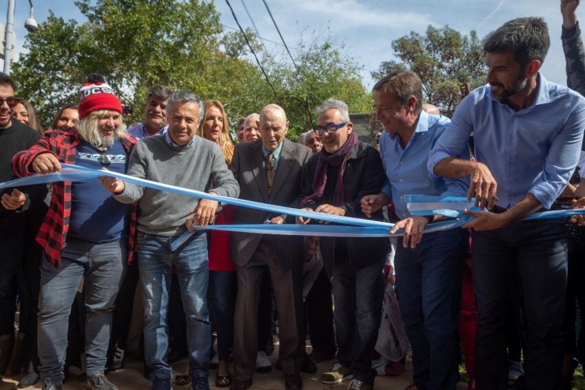 
Rodolfo Suárez y Alfredo Cornejo encabezaron la inauguración. | Ignacio Blanco / Los Andes
   