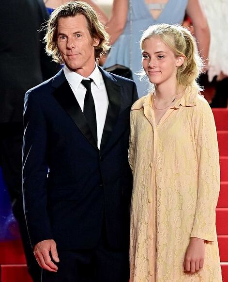 Hazel Moder junto a su padre, Daniel en la alfombra roja de Cannes