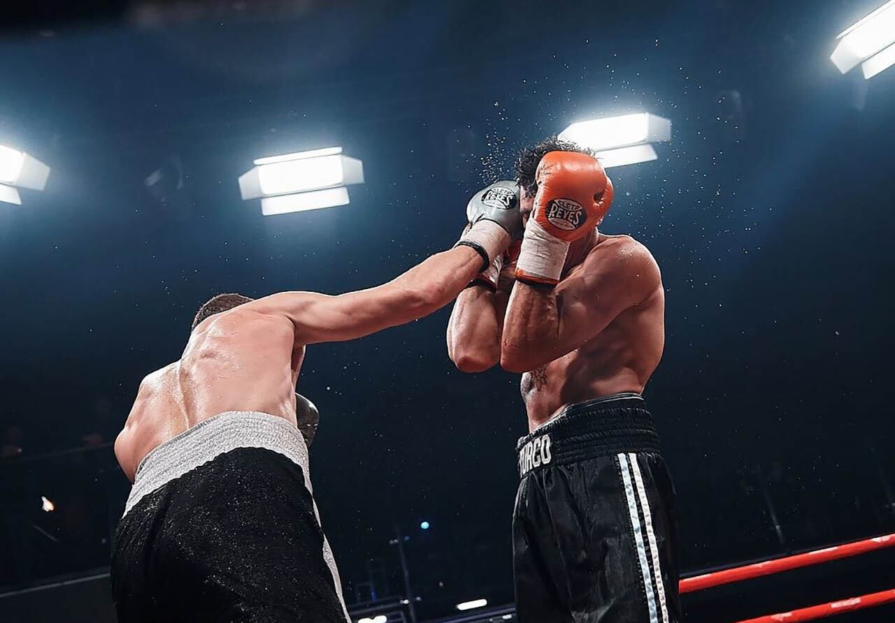 Abraham Buonarrigo perdió por puntos frente a ruso e invicto Paul Silyagin, en un combate disputado a 10 rounds en la ciudad de Ekaterinburg, Rusia.