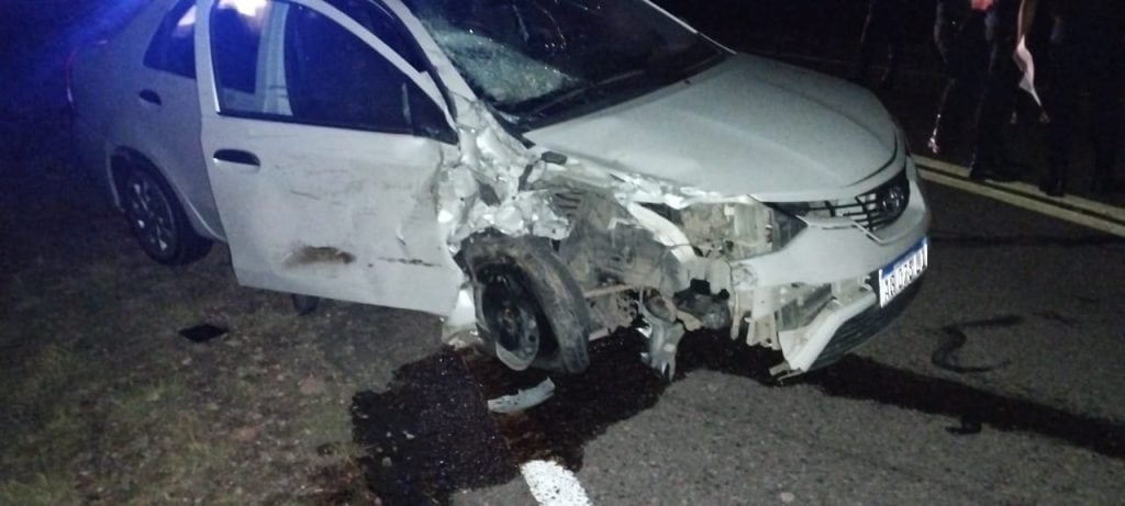 En el Toyota Etios iban tres personas y era conducido por un ciudadano uruguayo. Foto: Gentileza Diario San Rafael. 