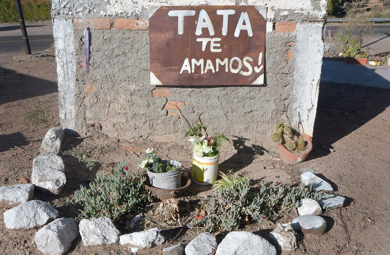 Altar de la Difunta Correa en ruta 82, Luján de Cuyo.
Foto: Orlando Pelichotti
