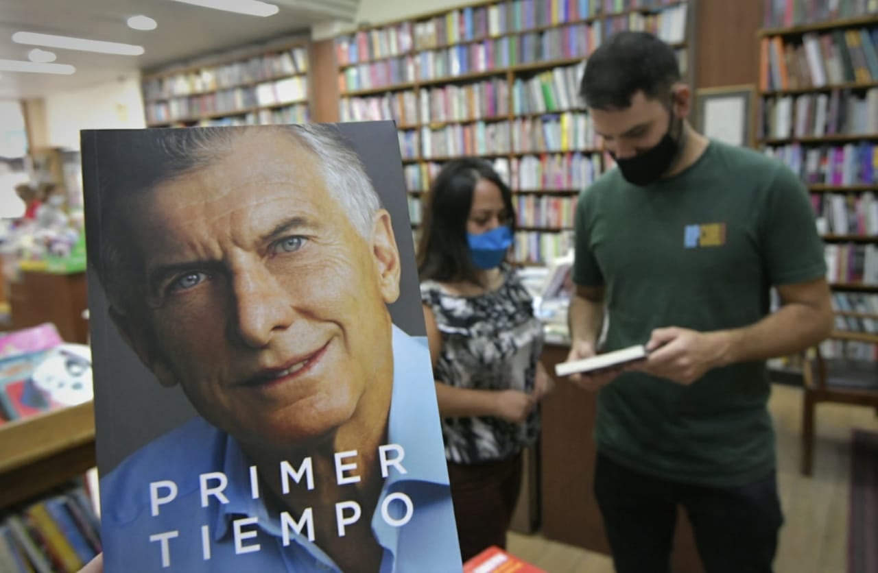 Hubo quejas porque la venta anticipada de manera online perjudicó las proyecciones de las librerías. Orlando Pelichotti / Los Andes