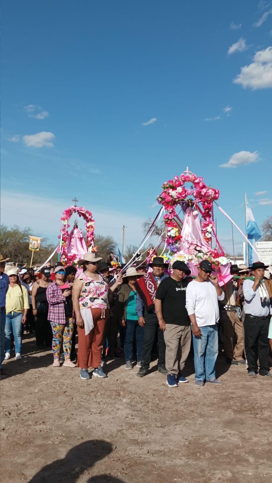 Lavalle revivió los festejos patronales de la Virgen del Rosario de las Lagunas.