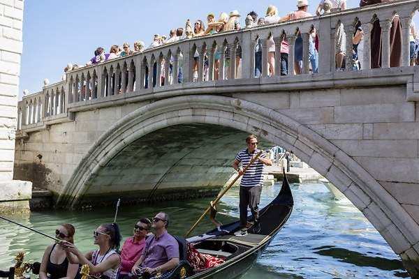 El turismo es tan masivo que las autoridades tuvieron que aplicar varias restricciones.