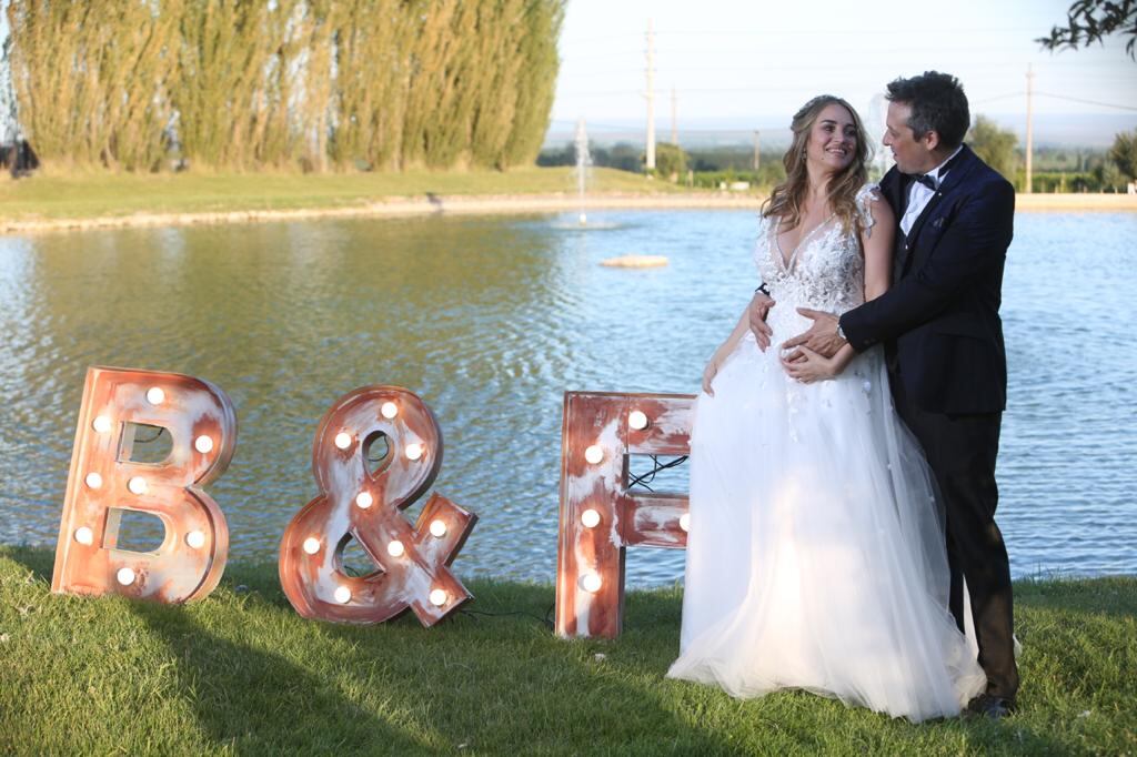 Felices, Belén Francese y Fabián Lencinas.