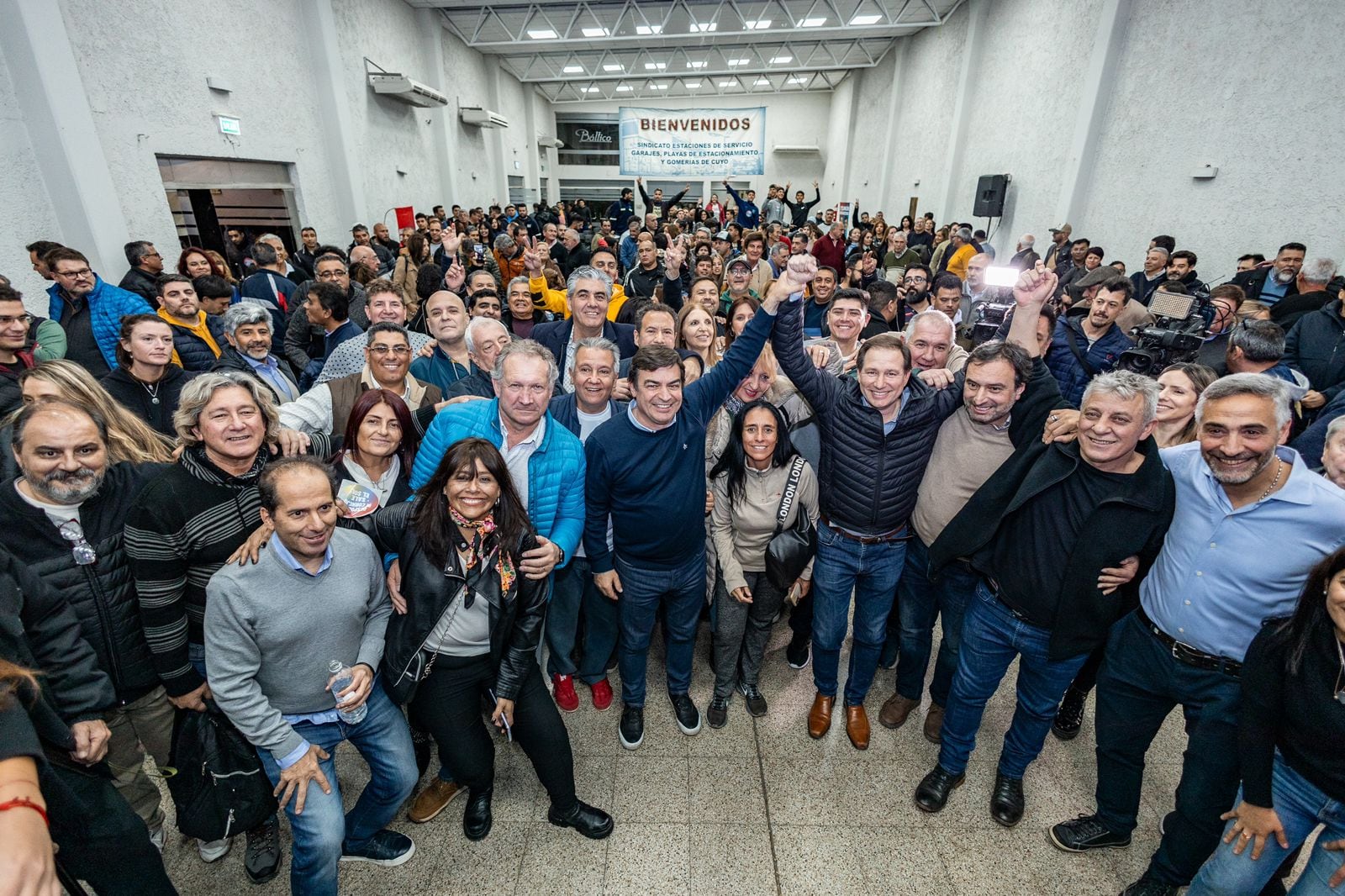 En el salón Báltico se reunieron peronistas que acompañan a Omar De Marchi. Foto: Prensa.