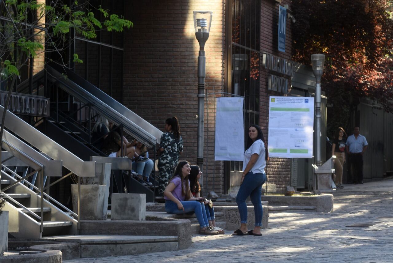 Las autoridades de la Universidad de Mendoza también confirmaron que aguardarán la resolución del Ministerio de Salud de Mendoza.