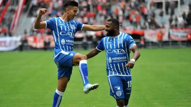 
    Morro García y Pol Fernández, dos de los puntos altos del Expreso en el subcampeonato de la campaña 2017-18 en la Superliga.
   