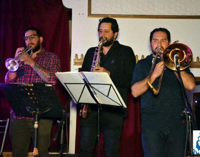 
Fiebre latina. La Levingston Colmenares se instaló en la provincia como la única big band salsera. | Gentileza
   