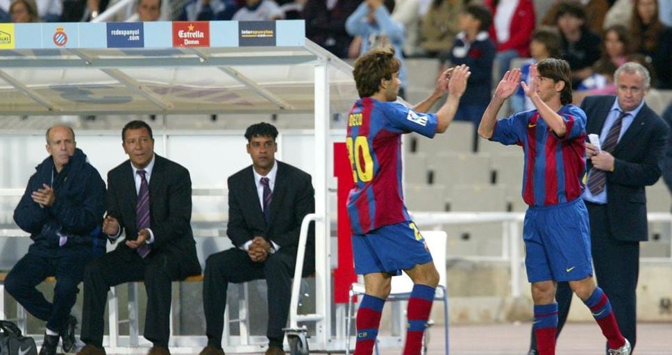 Eel debut de Messi en primera división del Barcelona. Entró por Deco. 