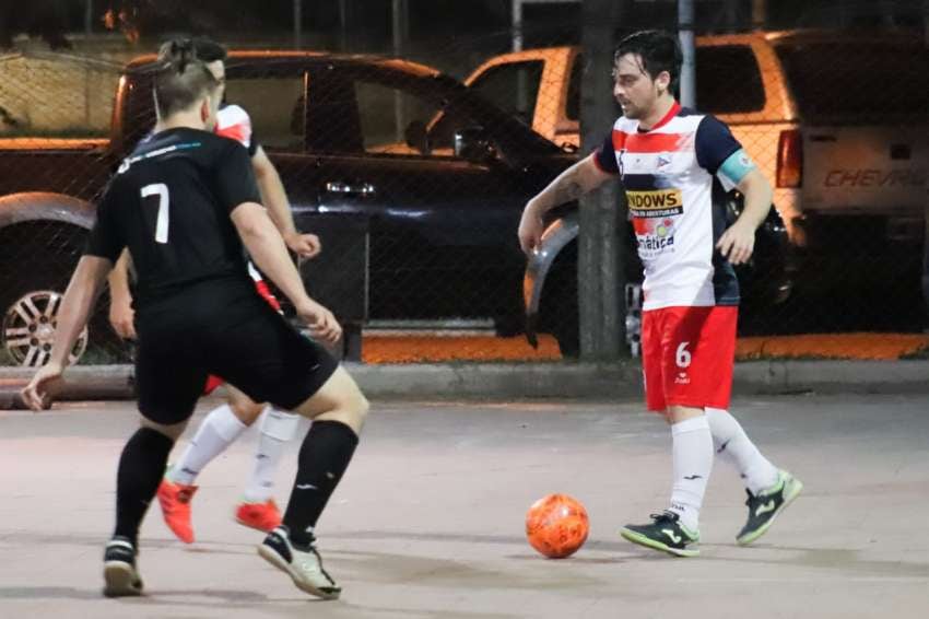 
    Sobre el final del encuentro, llegó el empate de Regatas que caía por 2-0 ante el CUC. / Gentileza: Santiago Tagua (FEFUSA).
   