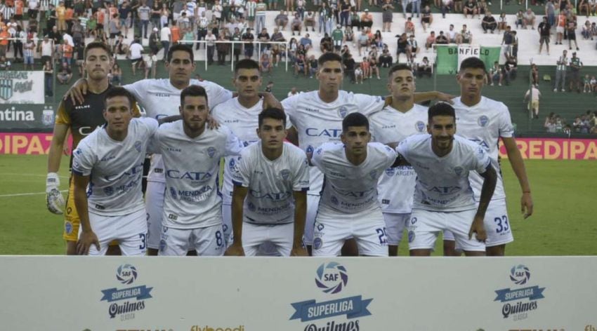 
    El Tomba repitió 9 de 11 de los futbolistas que jugaron el martes pasado en Lima ante Sporting Cristal.
   