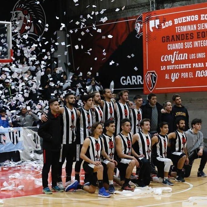 
Equipazo. Gimnasia Básquet fue campeón de punta a punta.  | Gentileza / Prensa Gimnasia Básquet
   