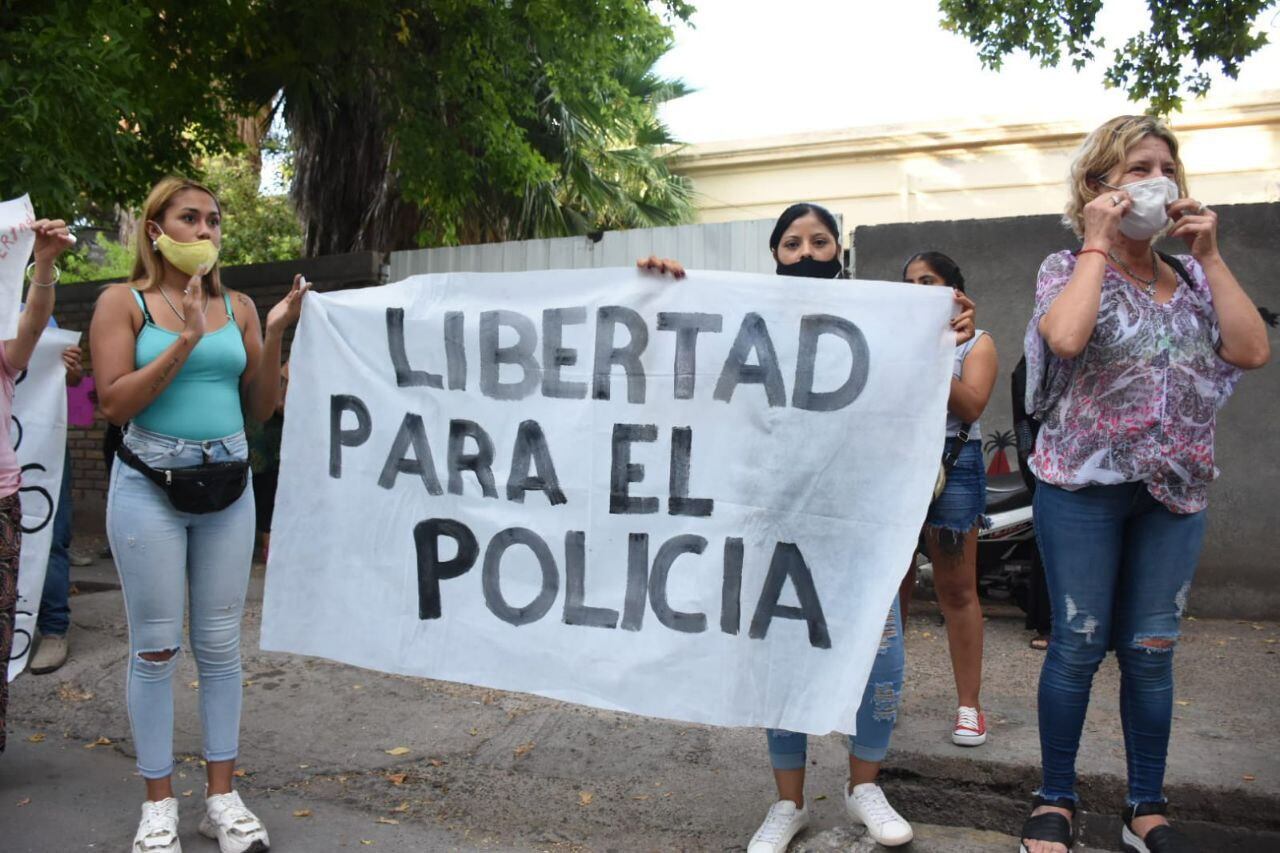 Marcharon en las calles de San Martín - Mariana Villa