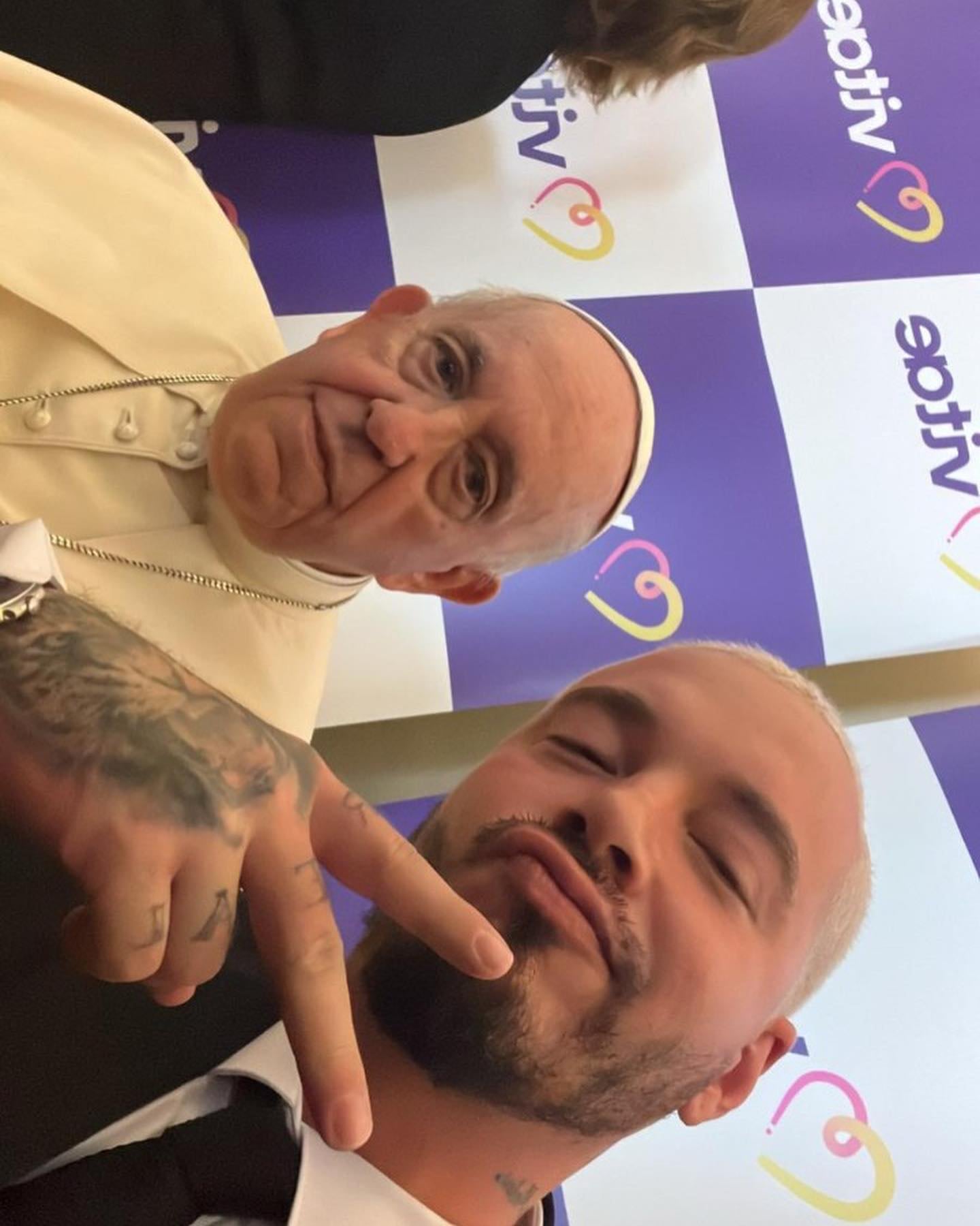 J Balvin y el Papa Francisco