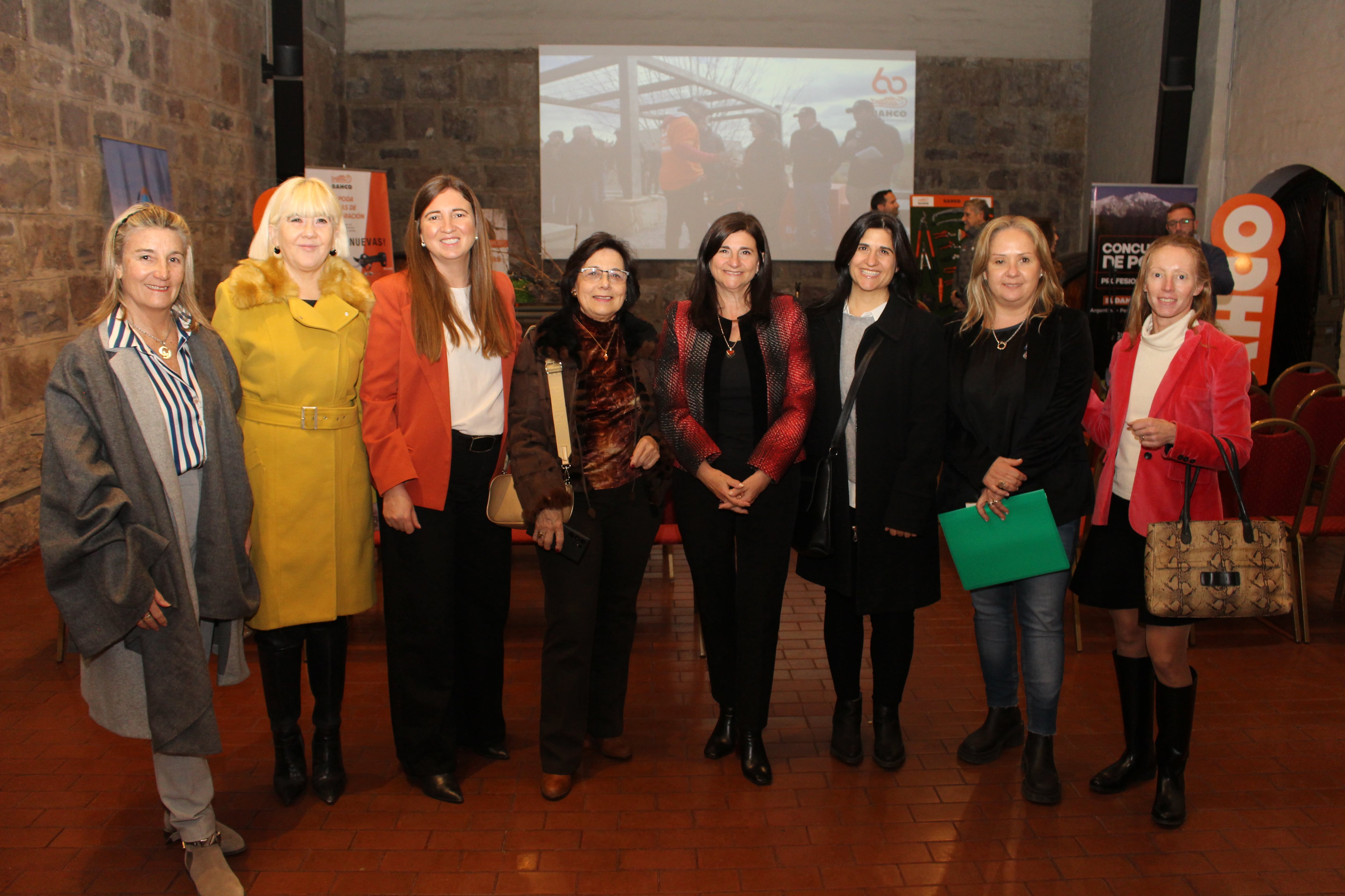 Claudia Yanson, Fatma Villagra, Lorena Mulet, Cristina Pandolfi, Gabriela Testa, Romanella Poggi, Cristina Mengarelli y Mariana Cerutti.