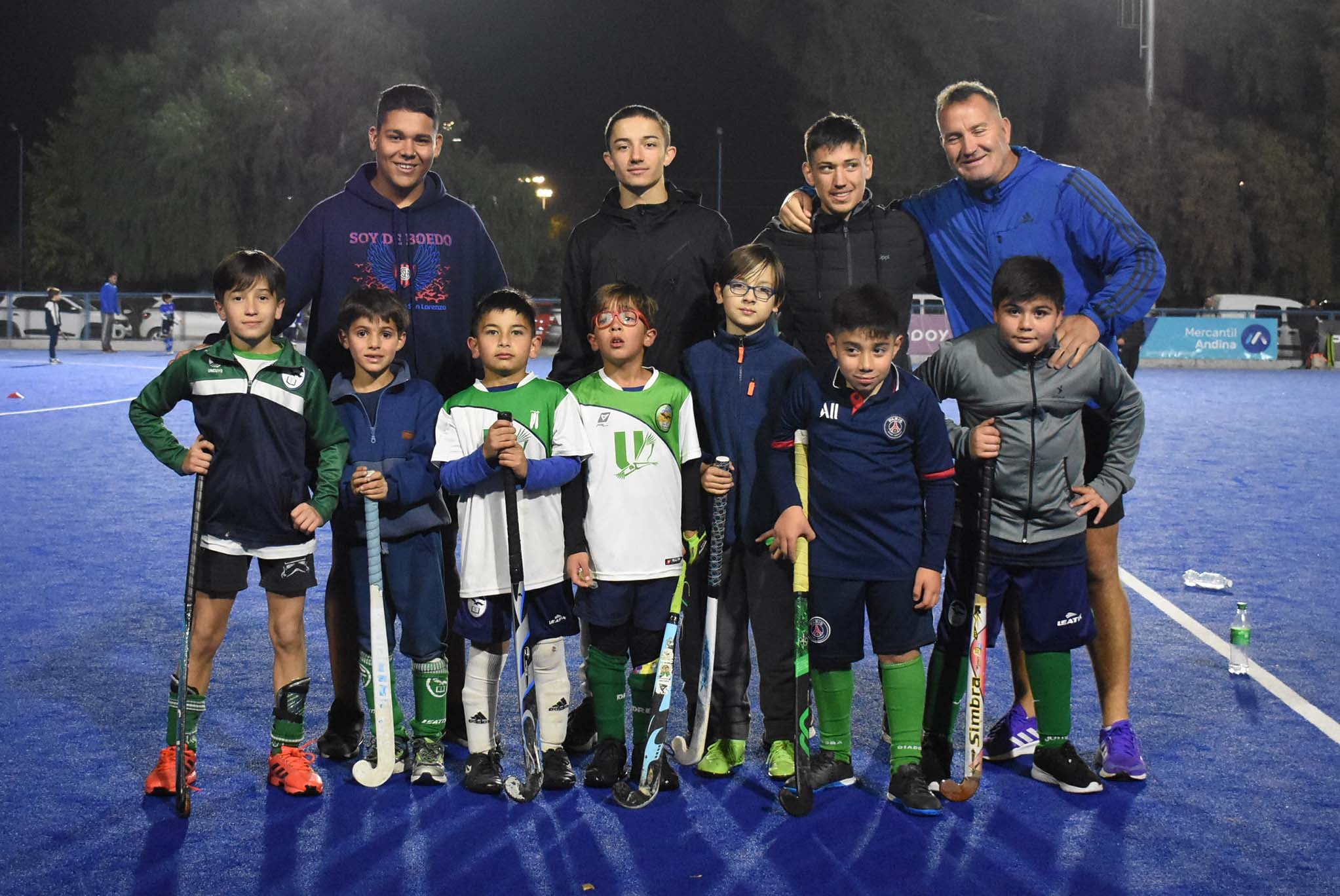 Hockey sobre césped infantiles./gentileza AAMHSC