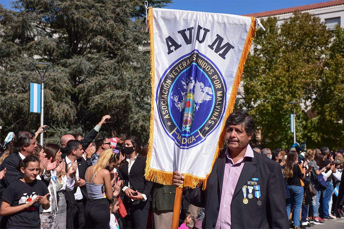 Acto conmemorativo por los 40 años de la guerra de Malvinas. En casa de gobierno se llevo a cabo un acto en el que participaron autoridades politicas y de las fuerzas armadas, donde brindaron reconocimiento a veteranos y caidos en el conflicto del Atlantico Sur en 1982
foto: Mariana Villa / Los Andes