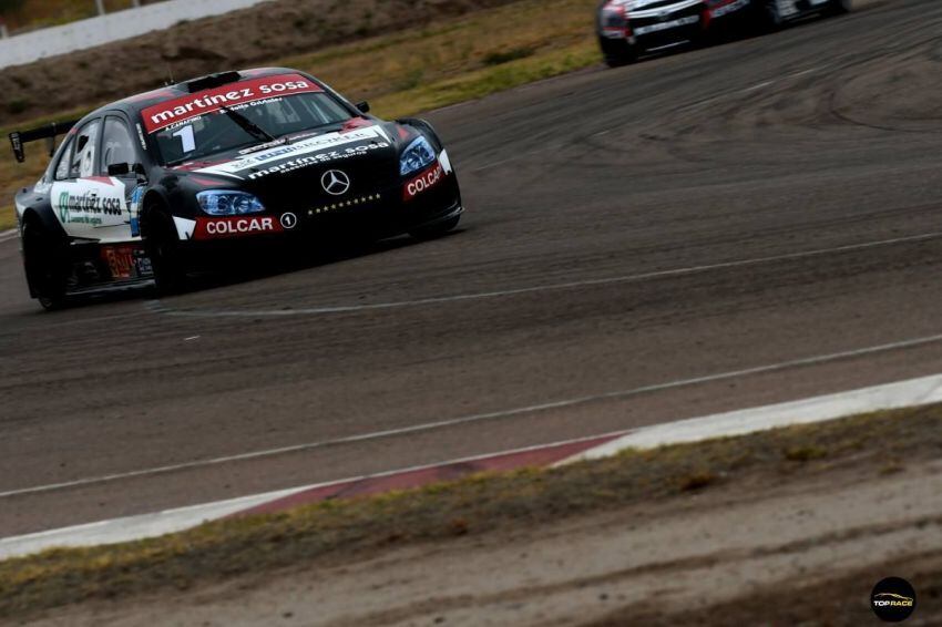 
Agustín Canapino | Agustín Canapino se llevó la victoria en la final del domingo para el Top Race en Mendoza. Lo escoltaron Martín Ponte y Franco Girolami.
   