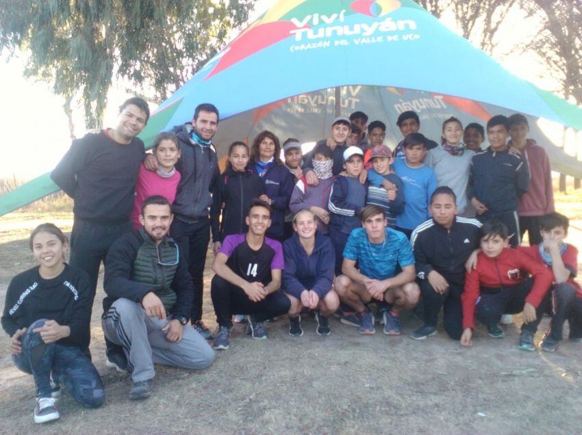 
    Tunuyán. Están de lunes a viernes de 16 a 19. Y martes y jueves, los sub 12.
   