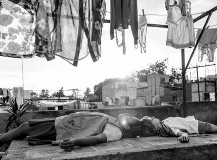 
    ROMA. La producción de Netflix conmueve al mundo con un relato autobiográfico que lleva el color de sus recuerdos: blanco y negro.
   