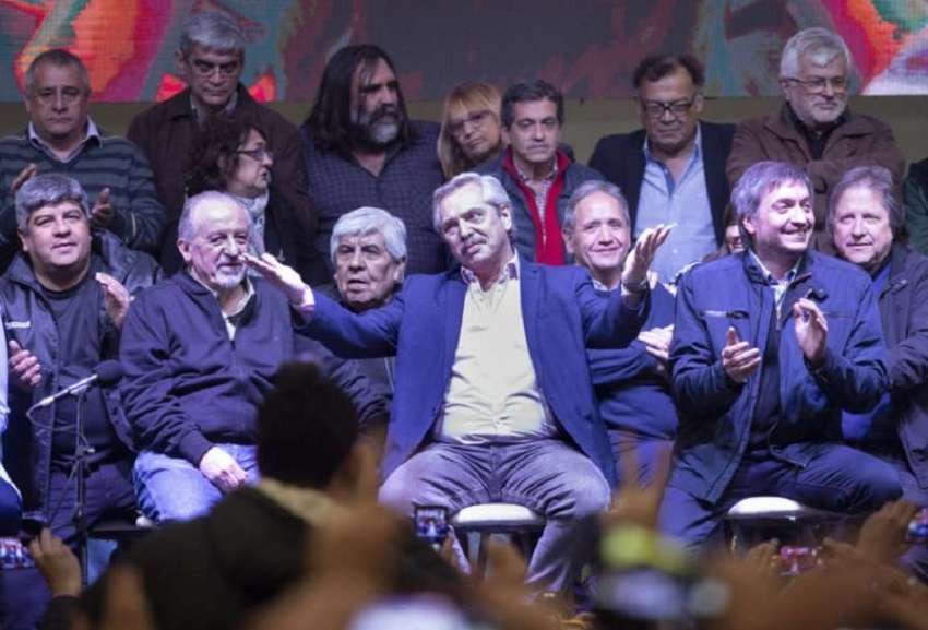 
Alberto Fernández criticó al gobierno de Macri en un acto junto a los gremios
