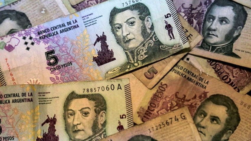 
    Los billetes de 5 pesos podrán utilizarse hasta el 31 de enero de 2020, aunque desde agosto comenzarán a ser retirados.
   