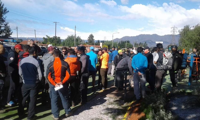 
El grupo de rescatistas y voluntarios que esta mañana partió en busca de Walter | Gentileza
   