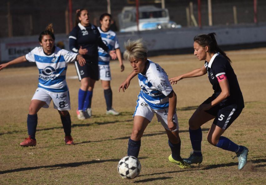 
Capitana leal. Tamara Vargas dijo haber sido sorprendida por la decisión de los dirigentes. | Los Andes
   