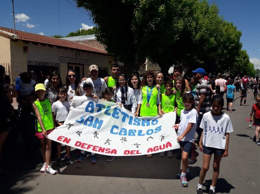 
    San Carlos. Entrenan lunes, miércoles y viernes de 17 a 20 hs.
   