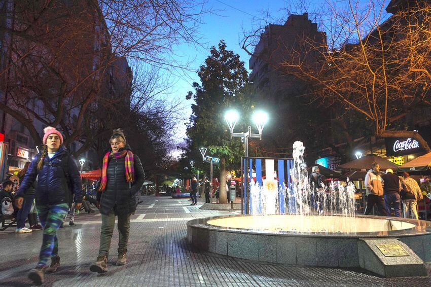 
Postal actual. El lugar se ha convertido en un verdadero ícono, apreciado tanto por turistas como por paseantes locales. | Diego Parés / Los Andes
   