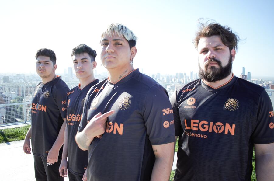 Integrantes del equipo de gamers de "Furious gaming".