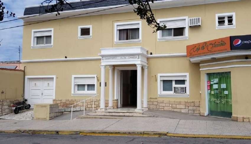 
    Sanatorio Alta Gracia, Córdoba. Allí falleció un anciano de 78 años. / Gentileza La Voz
   