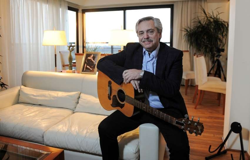 
Fernández y su pasión por la música. | Clarín
   